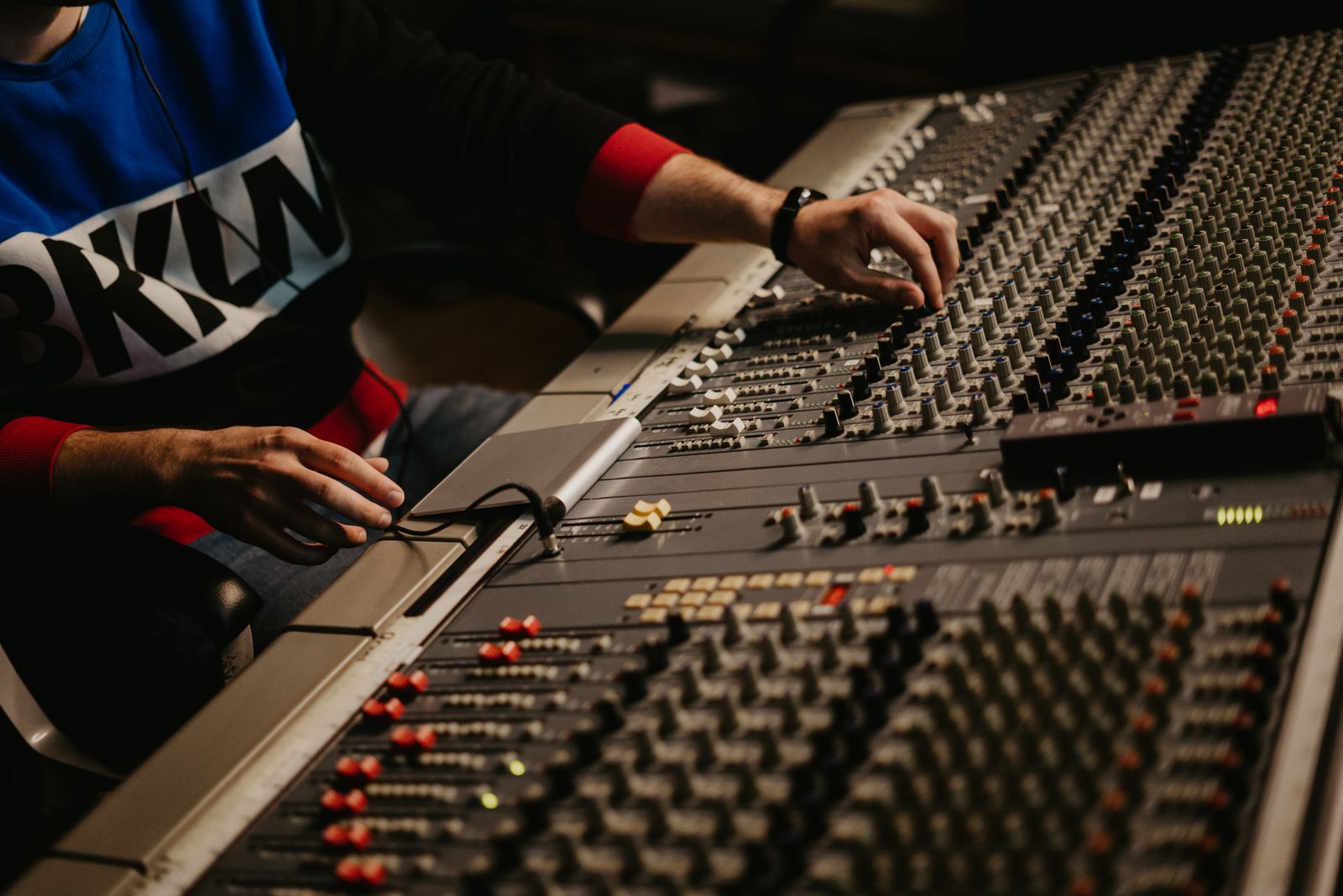 Mixing vs Mastering Unterschied – Audionique Guide